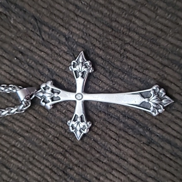 Necklace - Picture 2 of 3